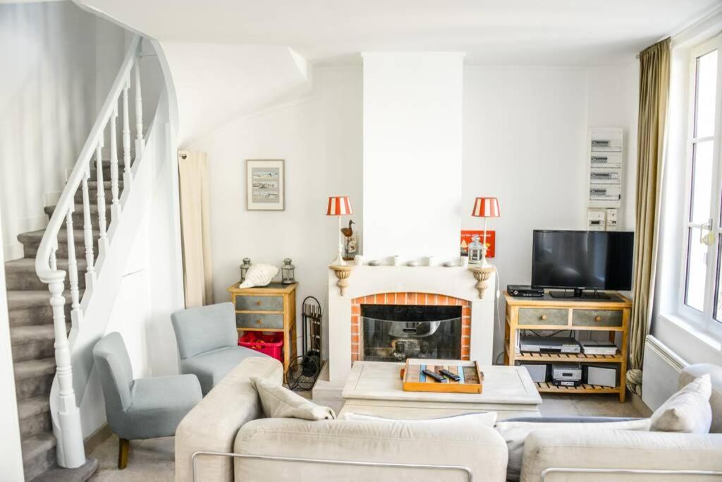 La maison bleue Cabourg Extérieur photo